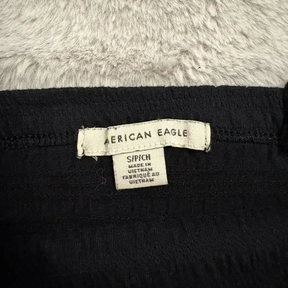 American Eagle Outfitters Black Smocked Crop Tank - Picture 3 of 3